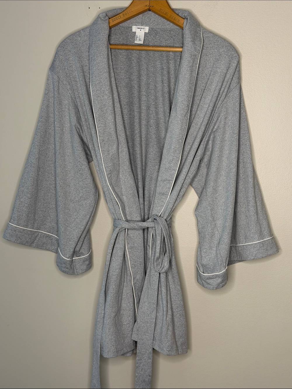 Forever 21 Gray Shawl-Collar Robe with White Piping